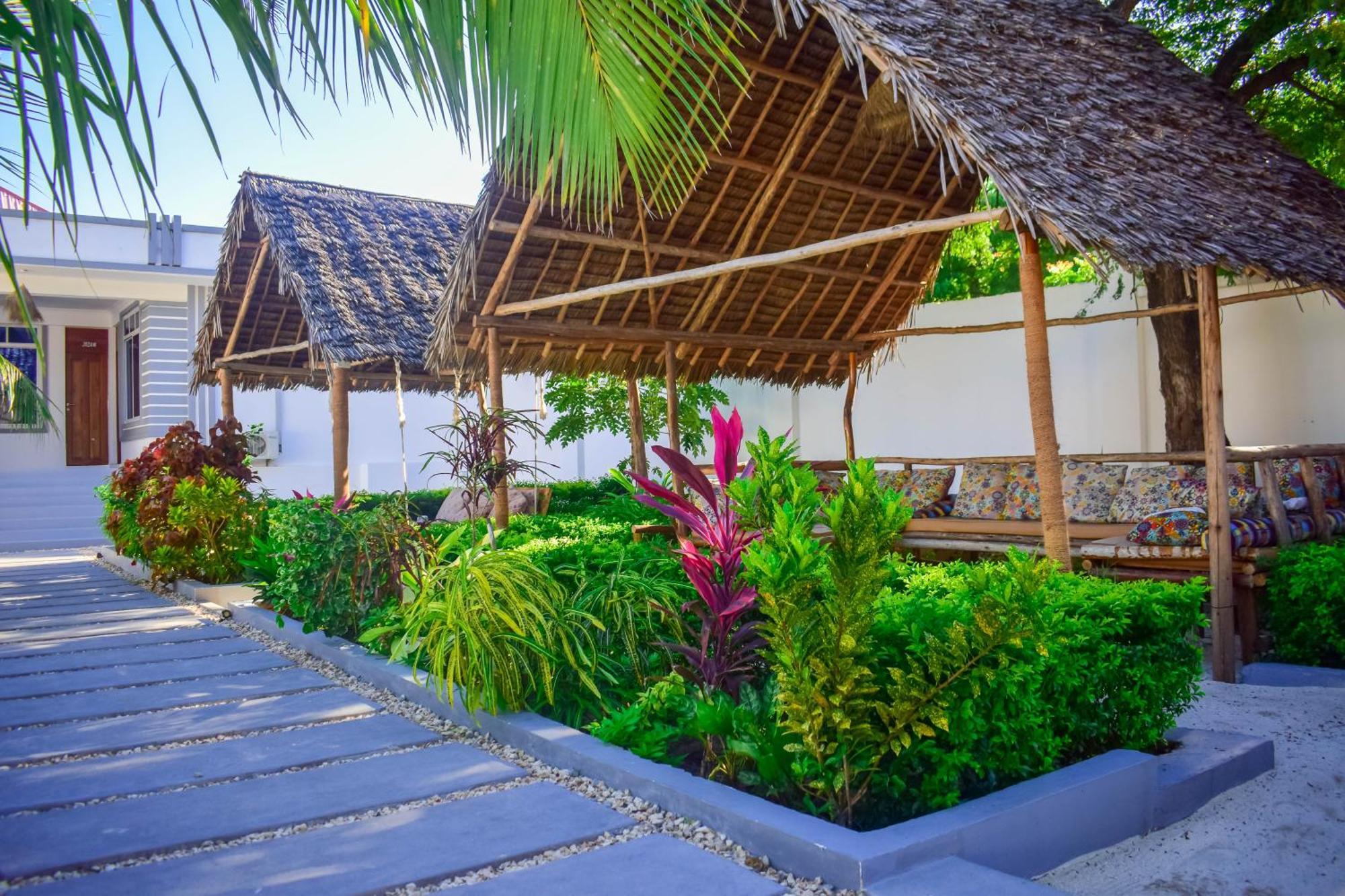 Uhuru House And Restaurant Nungwi Buitenkant foto