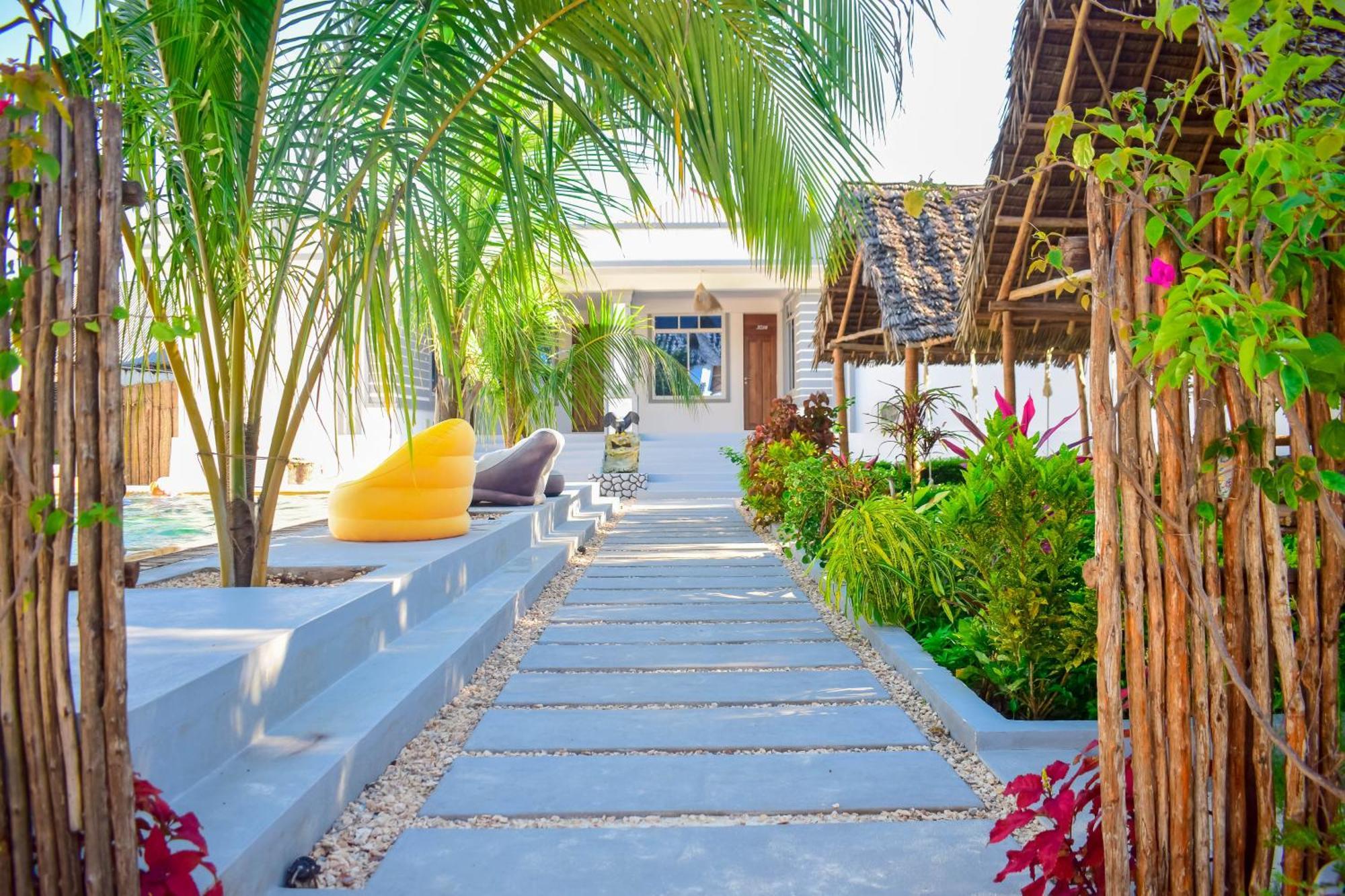 Uhuru House And Restaurant Nungwi Buitenkant foto