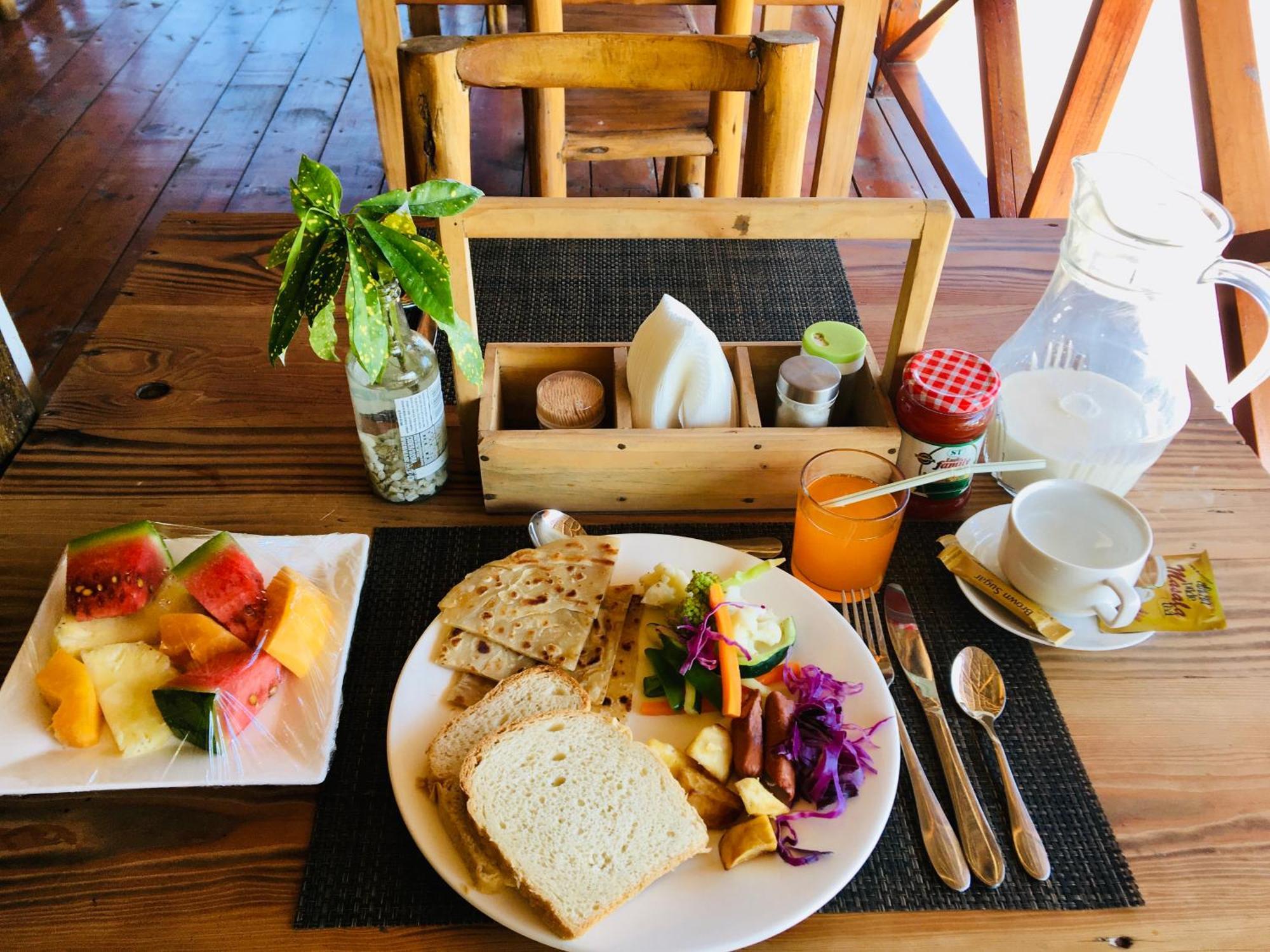 Uhuru House And Restaurant Nungwi Buitenkant foto