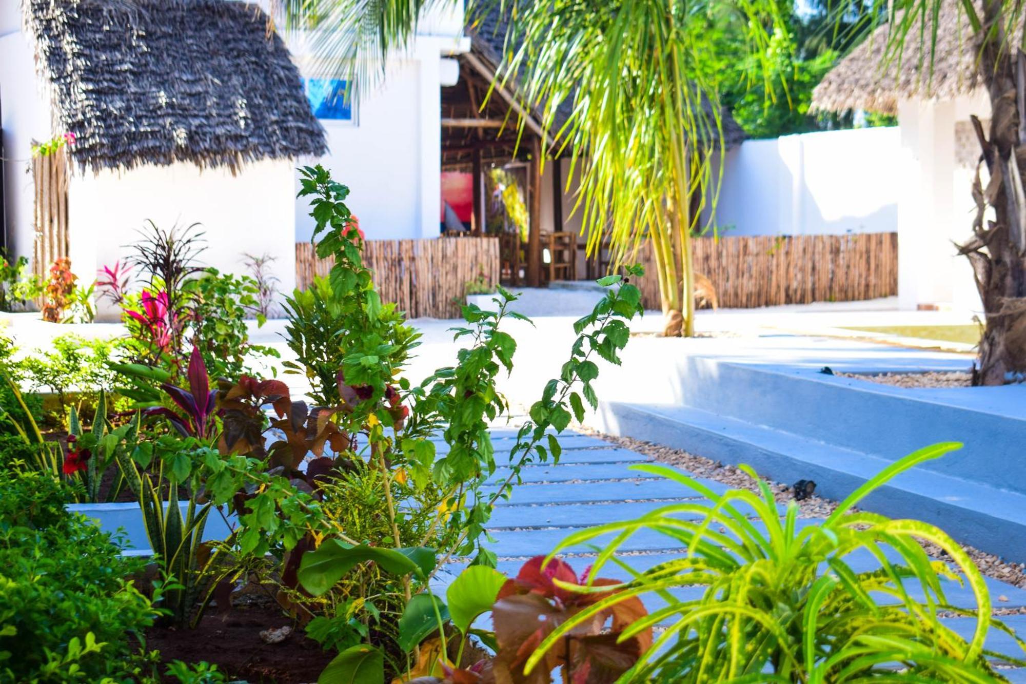 Uhuru House And Restaurant Nungwi Buitenkant foto